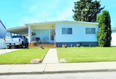 Huge 2bdrm Lower Level Suite. Utilities Incl. Flexible Poss Date Image# 1