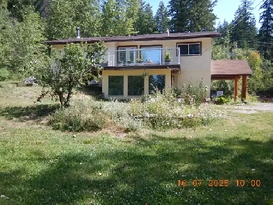 Main floor of house for rent on forested acreage close to Vernon Image# 3