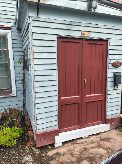 2 Bed apt, quiet Heritage area of Douglas Ave, Off street Pkg Image# 1