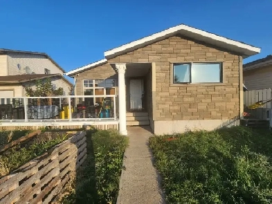 Awesome location 5min walking distance to Ctrain Image# 2