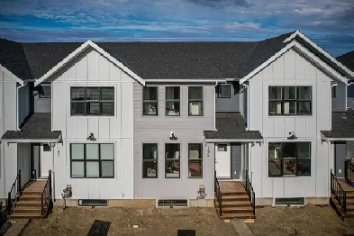 Luxurious 3 bedroom Rosewood Townhouse-Nov 1 Image# 1