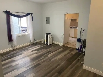 All Inclusive 2nd-Floor 1-Bedroom Unit on Barton - November 1 Image# 5