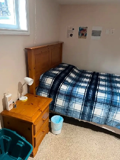 Student room west mtn near Mohawk College 800/mth Image# 9
