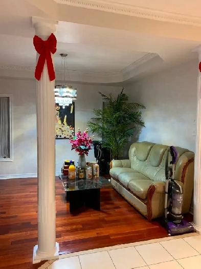 Nice & furnished private room (Female)–Mississauga/Erin Mills Image# 1