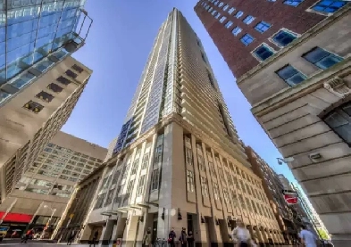 1 Bedroom Condo in Financial District (Bay and Adelaide) 52 flr Image# 1