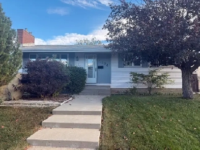 House for rent - Pineridge NE Image# 1