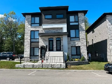 Magnifique 5 1/2 style condo sur 2 étages à louer Image# 6