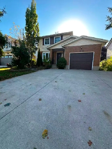 The beautiful house is very conveniently located. Image# 10