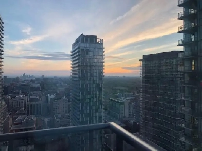 High-Floor Corner Suite | 2BR   Parking | Steps to Financial Dis Image# 4