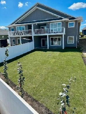 2 BDRM. BUNGALOW DUPLEX IN SYLVAN LAKE 45  COMMUNITY LARGE LOT Image# 1