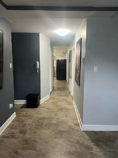 5 ½ disponible Image# 1