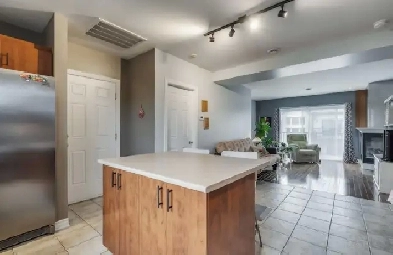Spacious 2 bedroom condo apartment Image# 17