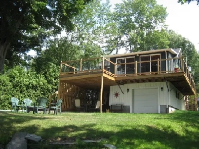 MAISON À LOUER AU BORD DE L'EAU DUNHAM Image# 1