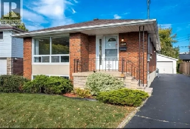 Hamilton Mountain Raised Brick Bungalow Image# 5
