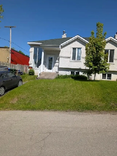APPARTEMENT À LOUER, SAINT- EUSTACHE Image# 1
