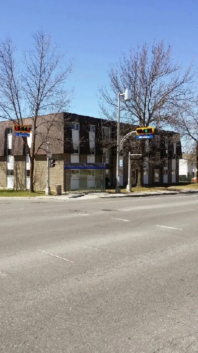 LAVAL, AUTIEUL- BEAU GRAND  5 ½  A  LOUER ( Libre  1ier Novembre Image# 1