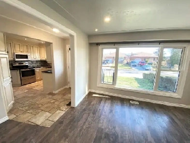 YOUR OASIS! Large 3 Bedroom in HIGHLY-DESIRED West Mountain! Image# 1