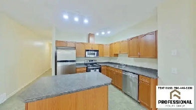 2 Bed / 2.5 Bath SE Townhome with Single Attached Garage Image# 1