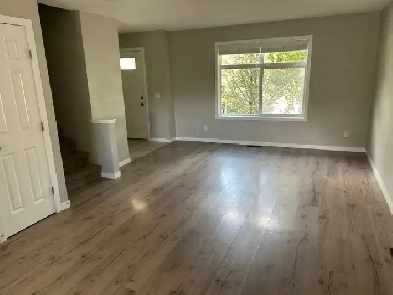 Town house for rent Oct 15 Image# 1