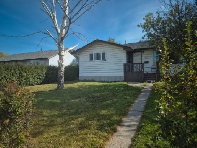 3 Bedroom   1 Bath: $1900, 17ave se / 52 st se Image# 1