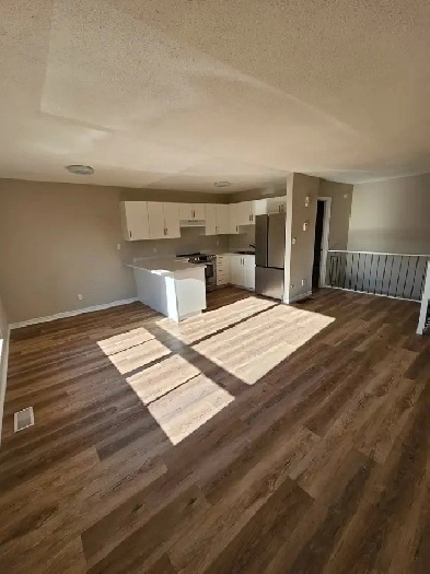 Bright 2 bed townhouse unit in Orillia Image# 1