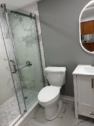 Renovated 1 bedroom corner unit with parking! Image# 1