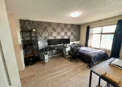 2 bed 2 bath furnished condo in upscale Oxford Bay complex Image# 1