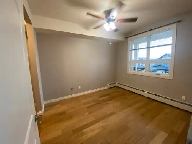 Beautiful Bright Condo SW Image# 1