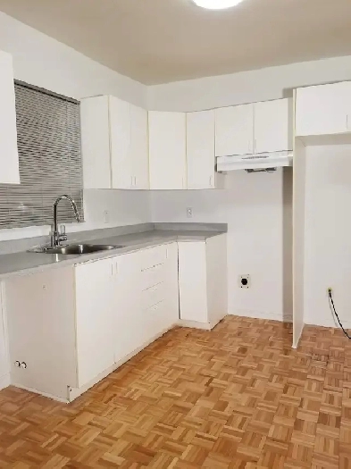 Logement à louer 4 1/2 semi-meublé Plateau Mont-Royal Image# 1