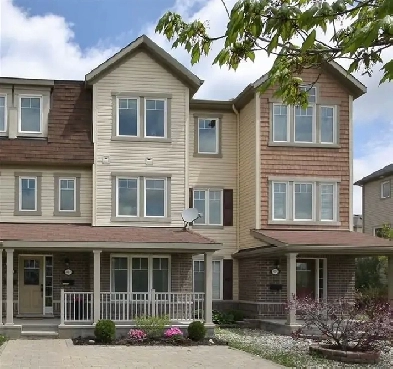 $2900/m. 4 Bedroom, 3.5 bathrooms, 2 Car Garage Image# 1