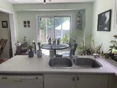 3-bedroom 2-story townhouse available from Dec.1 Image# 1