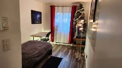 Chambre disponible maintenant / Côte-des-Neiges Image# 1