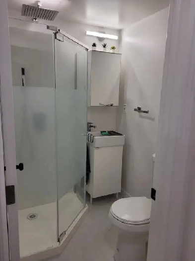 Room for rent near Tim Horton's field! Nov 1! Image# 1