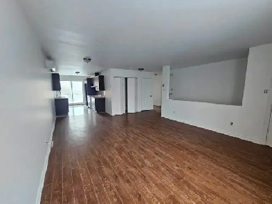 5 1/2 à louer. À Auteuil avec 2 stationnements - 1er novembre Image# 1