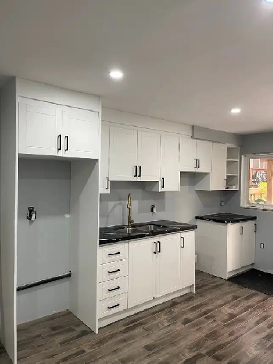 LEGAL WALK IN 2 BEDROOMS, ONE WASHROOM UNIT FOR RENT Image# 1