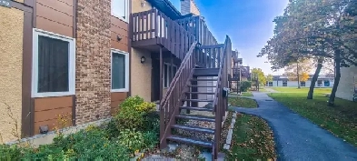 Townhouse Condo for Rent in River Park South! Image# 1