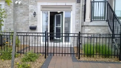 1 Bedroom Stacked Townhouse w/Attached Garage Central Erin Mills Image# 1