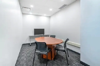 Open office space to rent for 10 persons in Yonge and Lawrence Image# 1