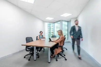 Join a collaborative coworking space environment in Spaces Bay S Image# 1