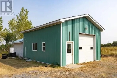 Mechanic Shop   3BR Home for Sale – Greater Napanee – $629,000 Image# 3