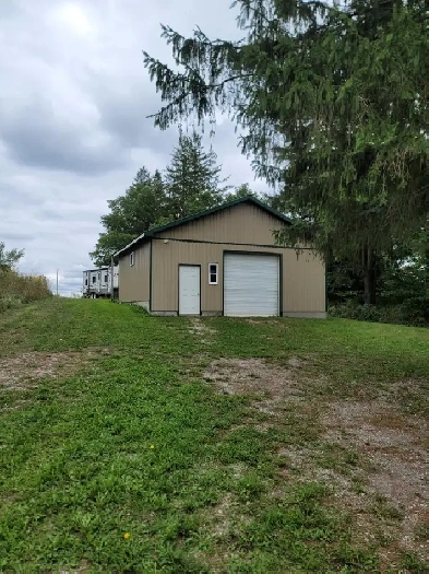Farm House with two car garage, shop and barn for Rent Image# 1