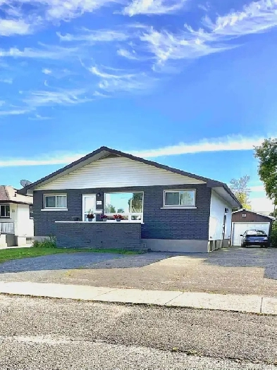 Triplex For Sale Image# 12