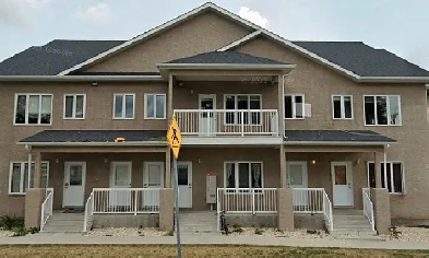 2 Bed 1 Bath Apartment $1290 At 1865 Pacific Image# 1