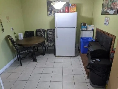 FURNISHED BEDROOM FOR RENT ALL INCLUDED/ LAUNDRY/POOL/IMMEDIATE Image# 1