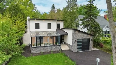 Long/Short Term | 3 Bed 3.5 Bath Stunning East Hill Home Image# 1