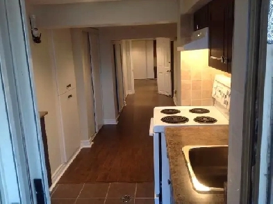 $1,300 / Amazing Basement apartment Image# 1