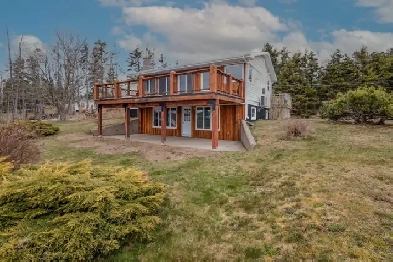 5 Beds 2 Baths House on ocean Image# 1