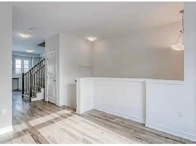 Master bedroom for rent in Townhouse( only for girls) Image# 1