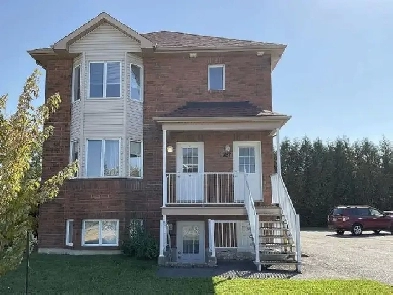 LOGEMENT À LOUER EN EXCELLENTE CONDITION Image# 1