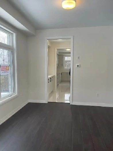 4 BEDROOM 4 BATHROOM WITH 6 PARKING LOT FOR RENT Image# 1